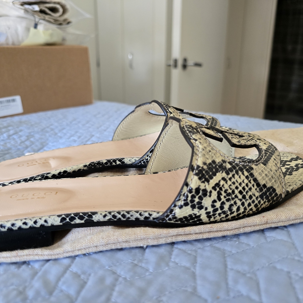 Gucci Interlock G Women's Black and Cream Snakeskin Slide Sandals 8.5 38.5 - Picture 5 of 9